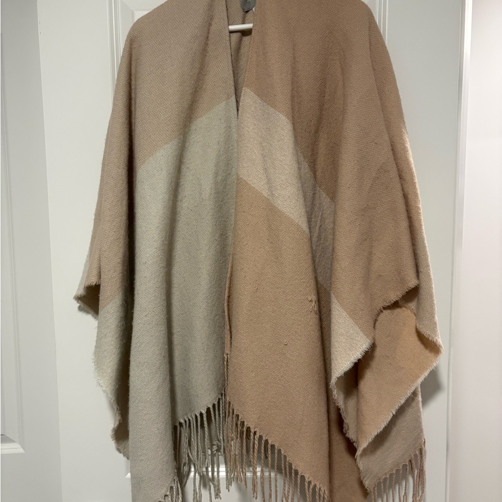 Chic Two-Tone Fringe Shawl